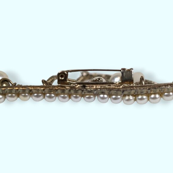 V Faux Pearl Danglig Bar Brooch - Picture 6 of 7